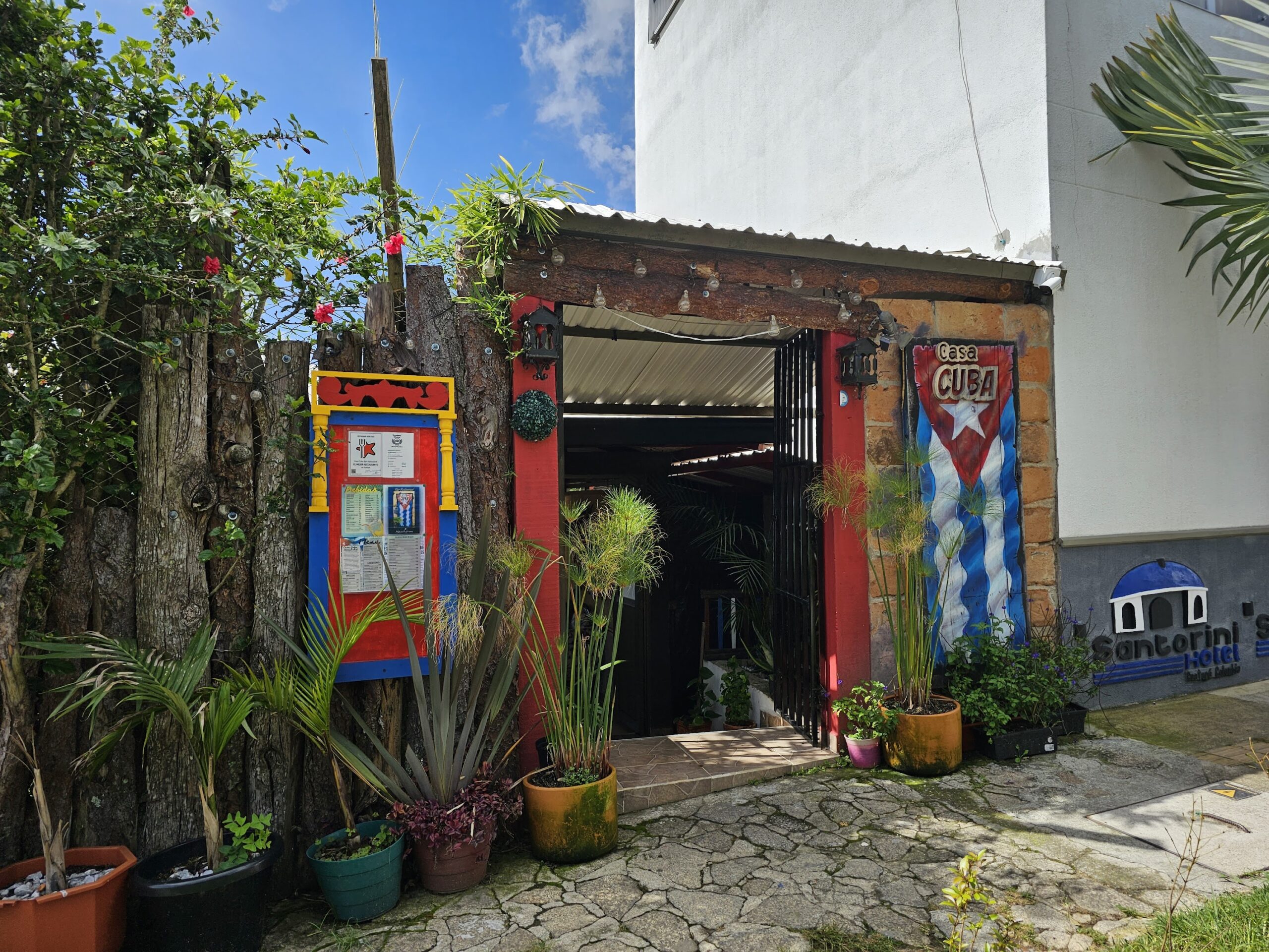 Casa-Cuba-Bar-Restaurant-guatape